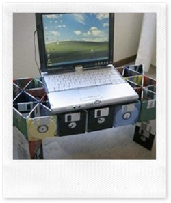 floppy-disc-laptop-stand-300x204