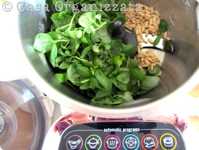 Pesto alla genovese in 5 minuti e in quantità industriale con #CuisineCompanion