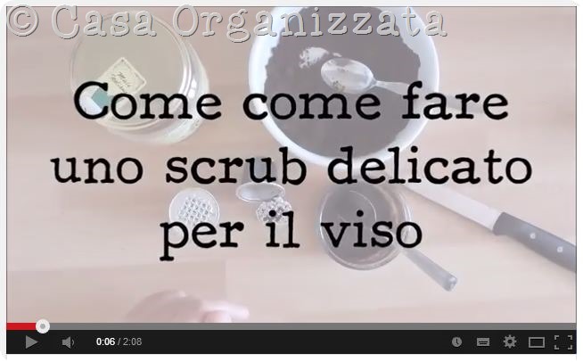 Autoproduzione bellezza: video tutorial per fare uno scrub per il viso con caffè e miele