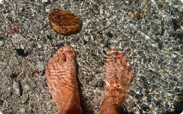 Bellezza e salute: rimedi naturali per piedi gonfi e accaldati