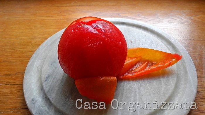 pomodori pelati fatti in casa